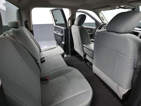 Used 2019 RAM 1500 ST w/ SXT Plus Group AWD/4WD image 40