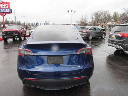 Used 2022 Tesla Model Y Long Range image 6