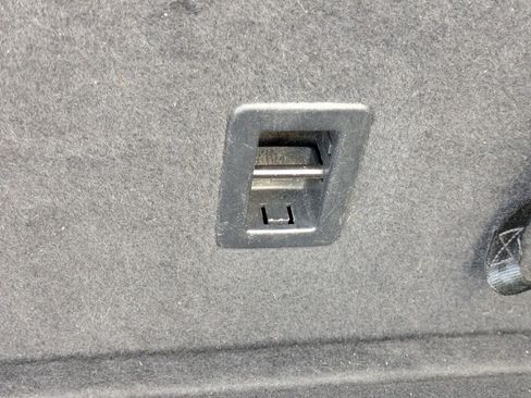 Certified 2021 Ford Explorer XLT image 30