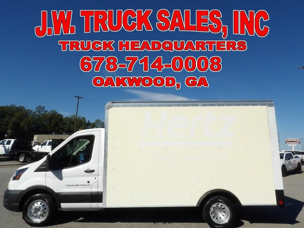Used 2022 Ford Transit 350 DRW RWD image 2