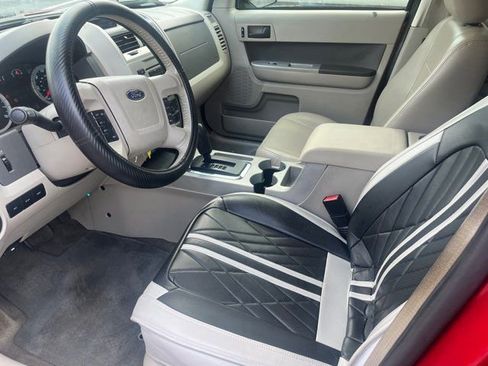 Used 2010 Ford Escape XLT image 10