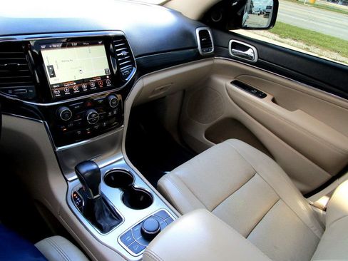 Used 2019 Jeep Grand Cherokee Limited w/ Luxury Group II AWD/4WD image 23