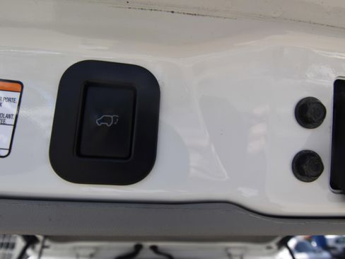 Used 2015 Toyota Sienna SE Premium FWD image 23