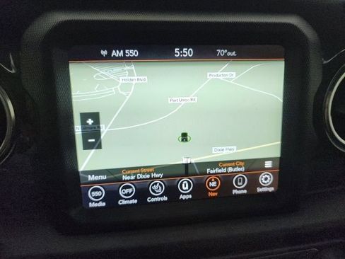 Used 2022 Jeep Wrangler Unlimited Sahara AWD/4WD image 3