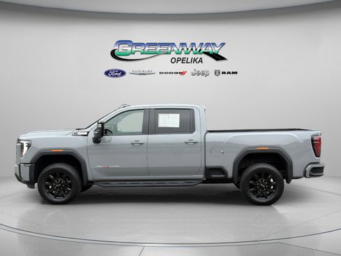 Used 2025 GMC Sierra 2500 AT4 image 6