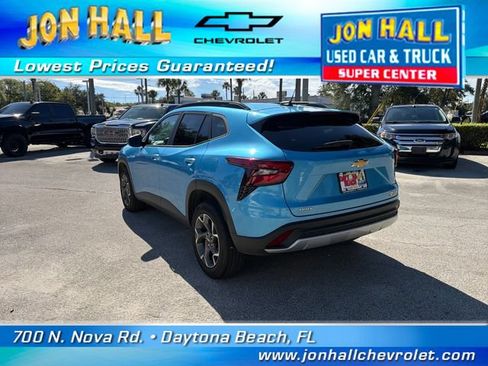 Used 2025 Chevrolet Trax LT w/ Driver Confidence Package FWD image 5