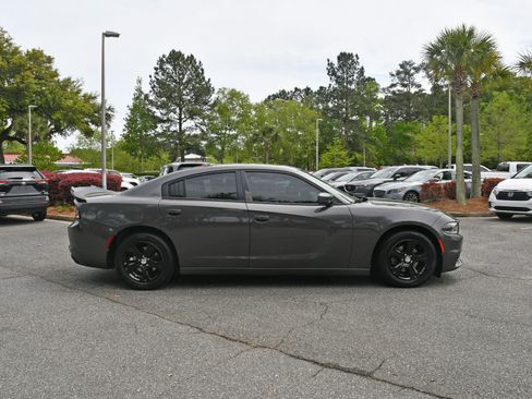 Used 2020 Dodge Charger SXT w/ Leather Interior Group RWD image 5