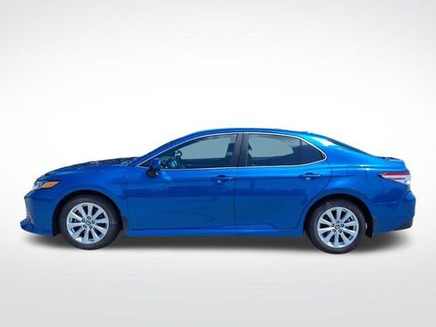 Used 2020 Toyota Camry LE FWD image 2
