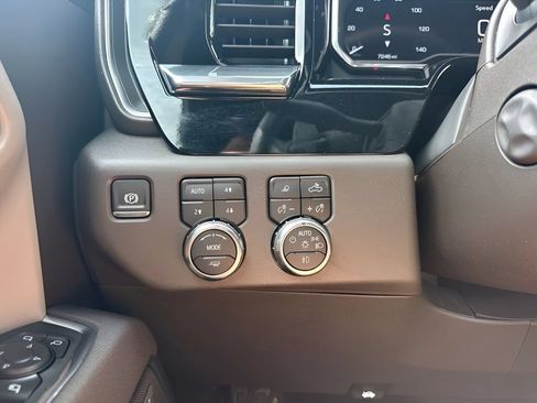 Used 2025 GMC Sierra 1500 SLT w/ SLT Premium Plus Package AWD/4WD image 25