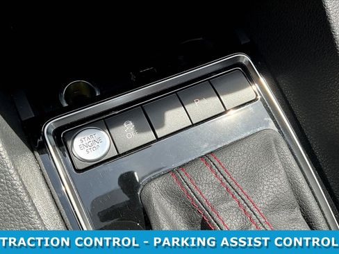 Used 2017 Volkswagen Jetta GLI image 16