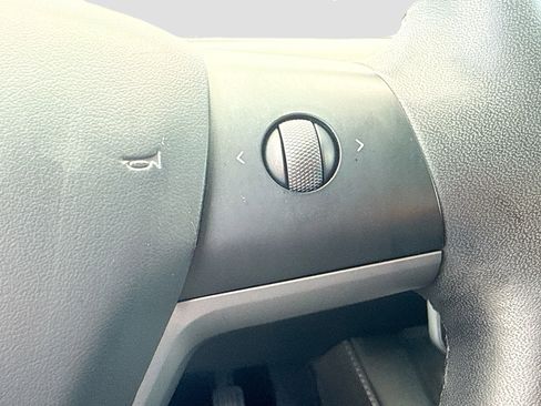 Used 2023 Tesla Model 3 Standard Range image 35