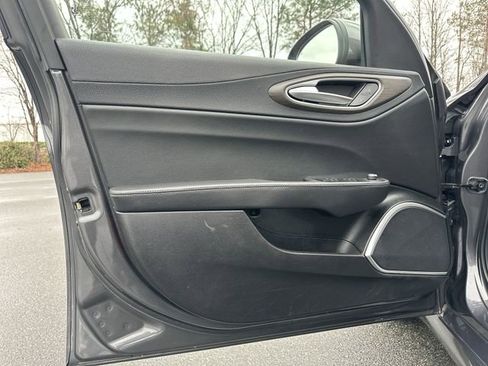 Used 2022 Alfa Romeo Giulia Ti image 14