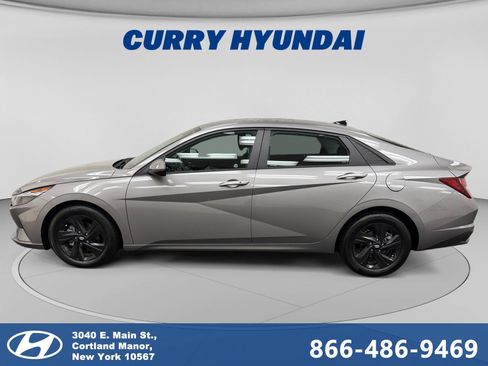 Used 2021 Hyundai Elantra SEL w/ Convenience Package FWD image 2