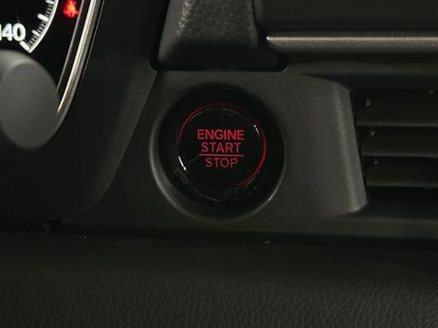 New 2025 Honda Pilot Touring image 27