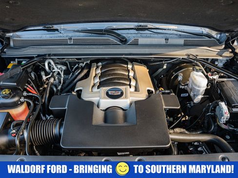 Used 2019 Cadillac Escalade ESV Luxury image 21