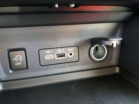 Certified 2025 Nissan Sentra SR w/ SR Premium Package image 26