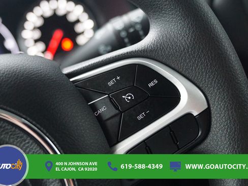 Used 2023 Jeep Renegade Latitude AWD/4WD image 20