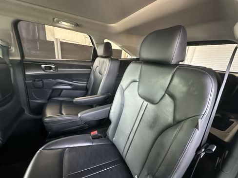 Used 2024 Kia Sorento EX w/ Panoramic Sunroof Package FWD image 22