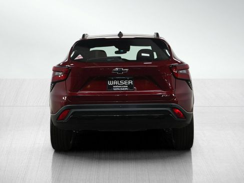 Used 2024 Chevrolet Trax RS w/ Sunroof Package image 4