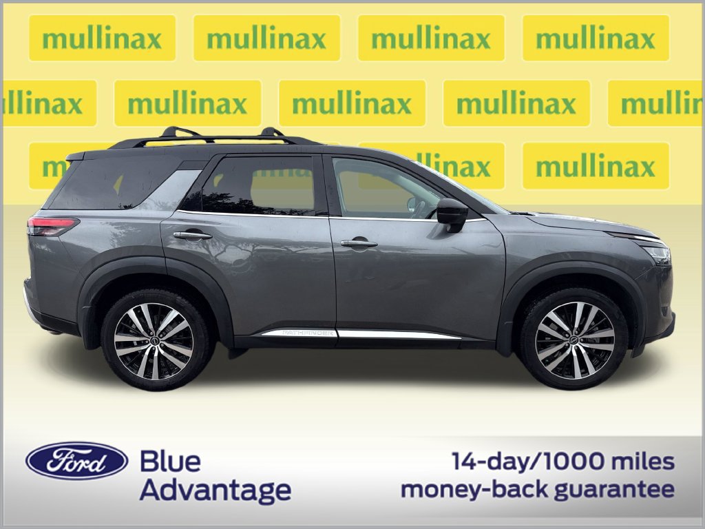 Used 2023 Nissan Pathfinder Platinum FWD image 2