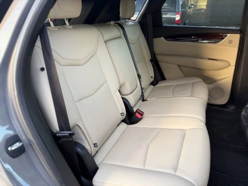 Used 2019 Cadillac XT5 Luxury image 17
