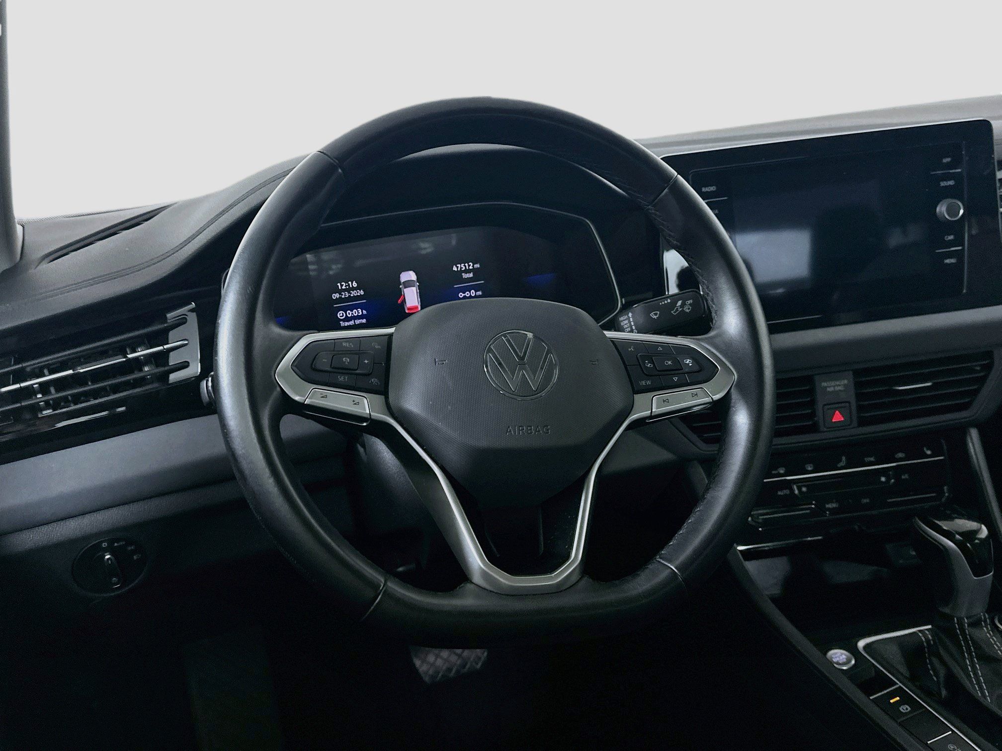 Used 2025 Volkswagen Jetta SE FWD image 18