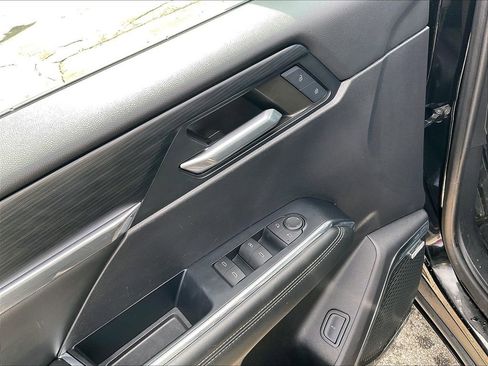 Used 2024 GMC Acadia Elevation image 38