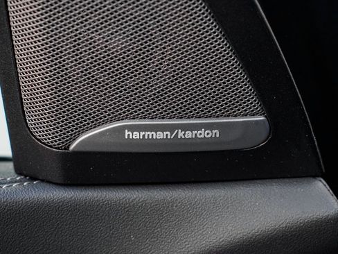 Used 2025 BMW X7 M60i image 11