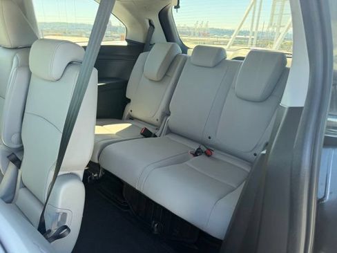 Certified 2024 Honda Odyssey EX-L image 17