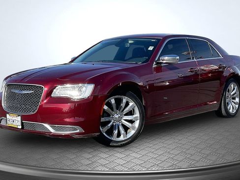 Used 2018 Chrysler 300 Touring w/ Chrome Appearance Package RWD image 12