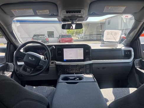 Used 2026 Ford F250 XLT w/ XLT Premium Package AWD/4WD image 16