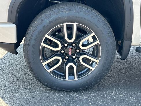 New 2026 GMC Sierra 1500 AT4 w/ AT4 Premium Package AWD/4WD image 12