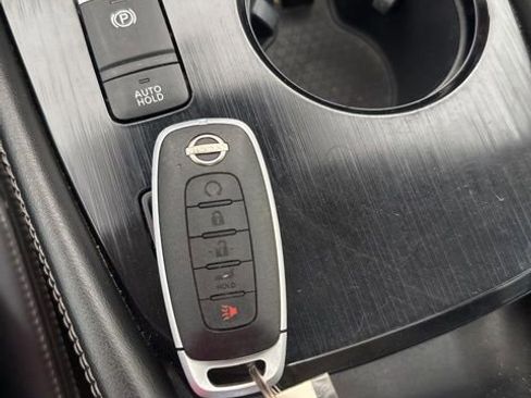 Certified 2023 Nissan Rogue SL w/ SL Premium Package FWD image 3