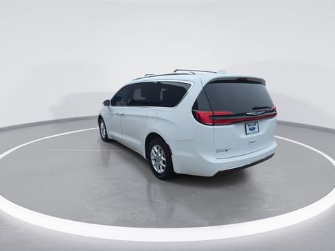 Used 2021 Chrysler Pacifica Touring-L FWD image 7