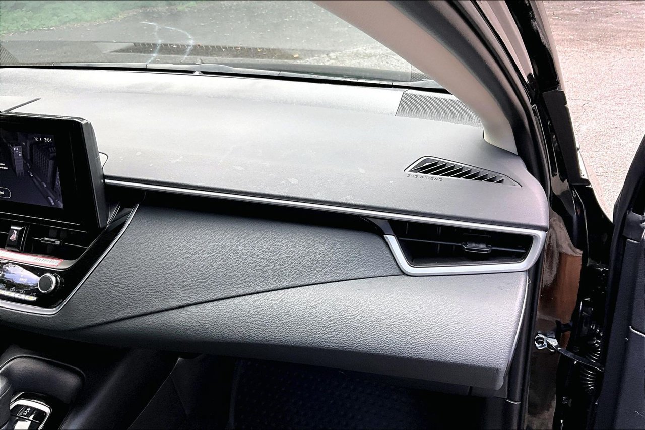 Used 2026 Toyota Corolla LE FWD image 23
