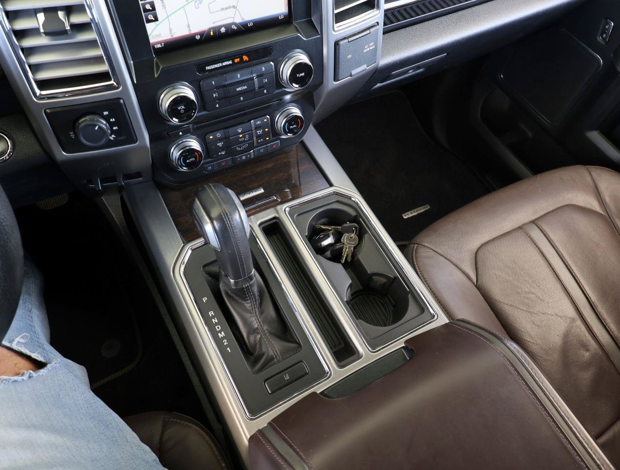 Used 2015 Ford F150 Platinum w/ Equipment Group 701A Luxury AWD/4WD image 47
