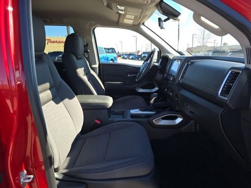 Used 2022 Nissan Frontier SV image 19