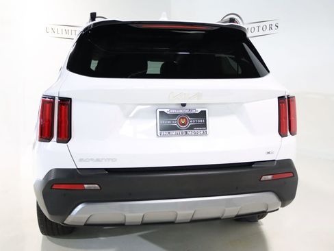 Used 2023 Kia Sorento SX Prestige image 32