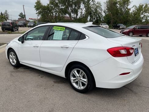 Used 2016 Chevrolet Cruze LT FWD image 4