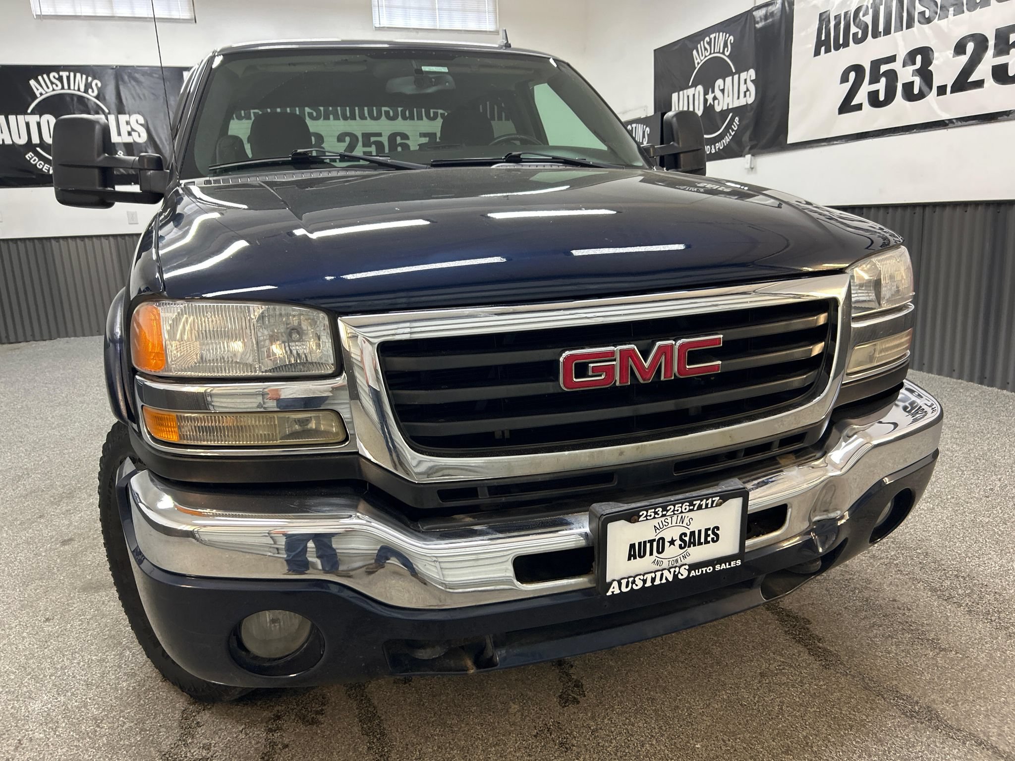 Used 2007 GMC Sierra 2500 SLE w/ Heavy-Duty Power Package AWD/4WD image 2