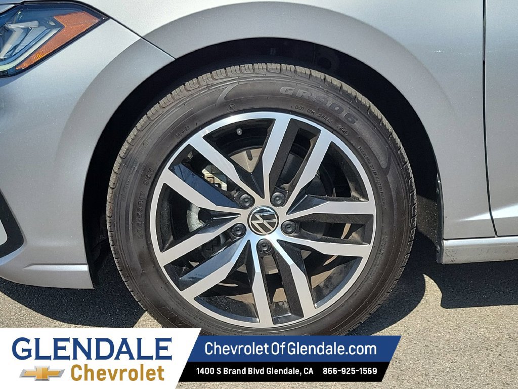 Used 2025 Volkswagen Jetta SE FWD image 10