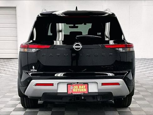 New 2025 Nissan Pathfinder Platinum w/ Lighting Package (N93) AWD/4WD image 4
