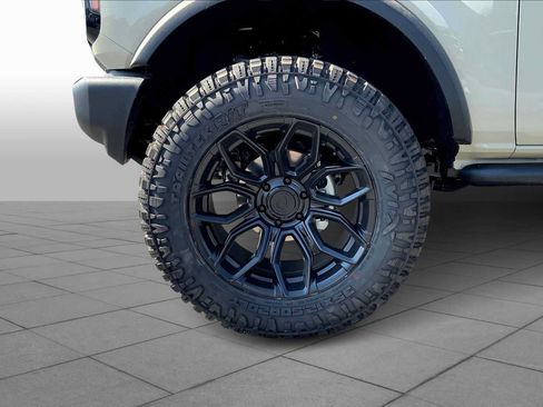 Used 2025 Ford Bronco Outer Banks AWD/4WD image 8