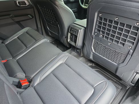 Used 2025 Ford Bronco Badlands AWD/4WD image 11