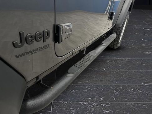 Used 2022 Jeep Wrangler Unlimited Sport image 32