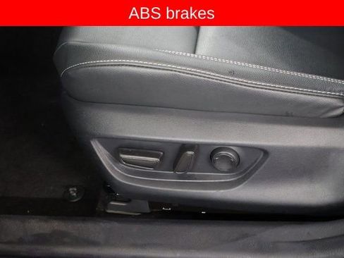 Used 2025 Toyota Camry SE image 14