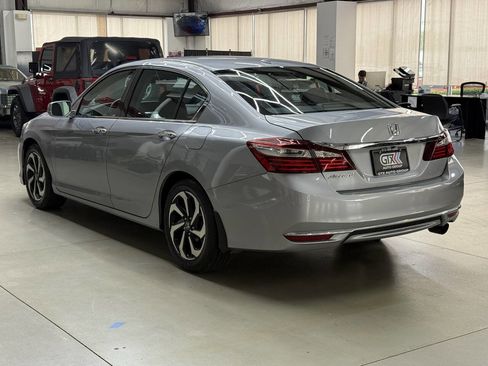 Used 2017 Honda Accord EX-L image 4