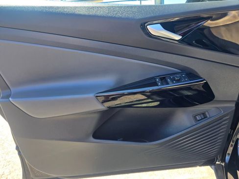 Used 2022 Volkswagen ID.4 Pro S RWD image 19