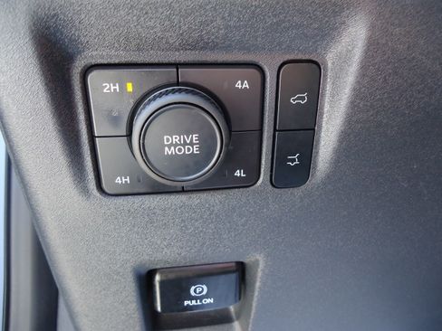 Used 2025 Ford Expedition Max Active AWD/4WD image 15