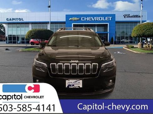 Used 2019 Jeep Cherokee Latitude Plus w/ Cold Weather Group FWD image 7